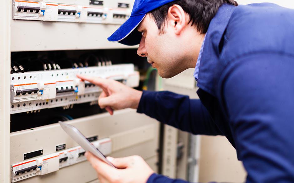 technicien électricien Paris 12